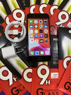 Factory unlocked apple iphone 8, store warranty