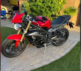 2015 Triumph Street Triple 10k miles