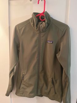 Patagonia Women’s Rain Jacket-Olive Green Color Size S