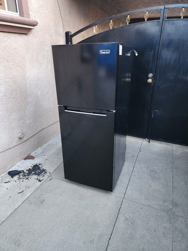 3MONTHS WARRANTY 24X26X60 MAGIC CHEF FRIDGE 10CUFT BLACK