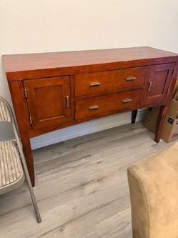 Side Table available until 09/28