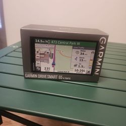 New Garmin Drive Smart 65 & TRAFFIC - $200 OBO