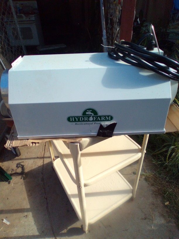 Hydrofarm Grow Light