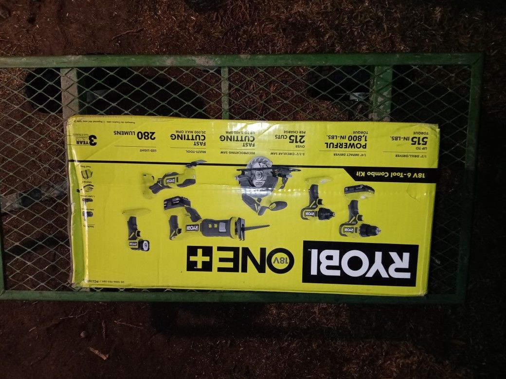 Ryobii  Power Tool Kit  Batteries Charger