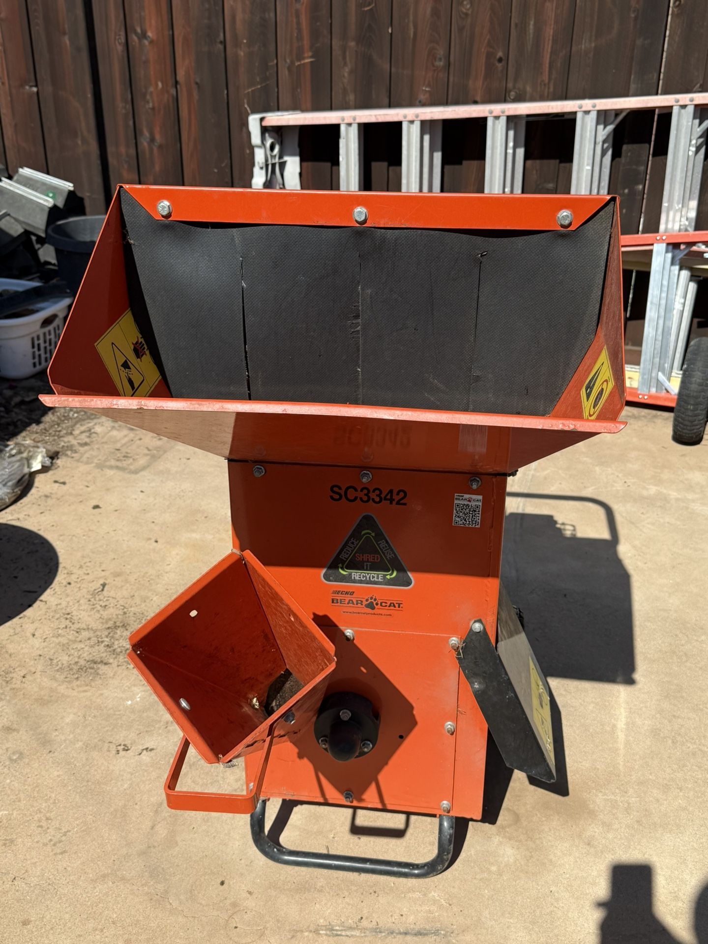Bearcat Wood Chipper