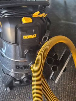 DEWALT SHOP VAC