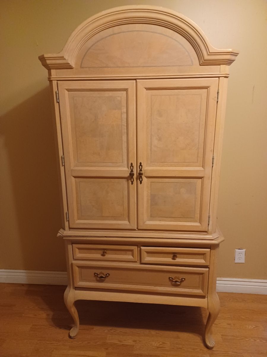 Armoire/ Dresser /Tv Media Unit 