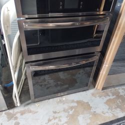 Frigidaire 27" Wide Combo Microwave And Conversation Oven Black Stainless Steel 