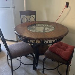 Dining Table Set – $150 (Available Until Tomorrow)