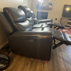 Leather Couches Love Seat And Another 3seat Big Couch Together 