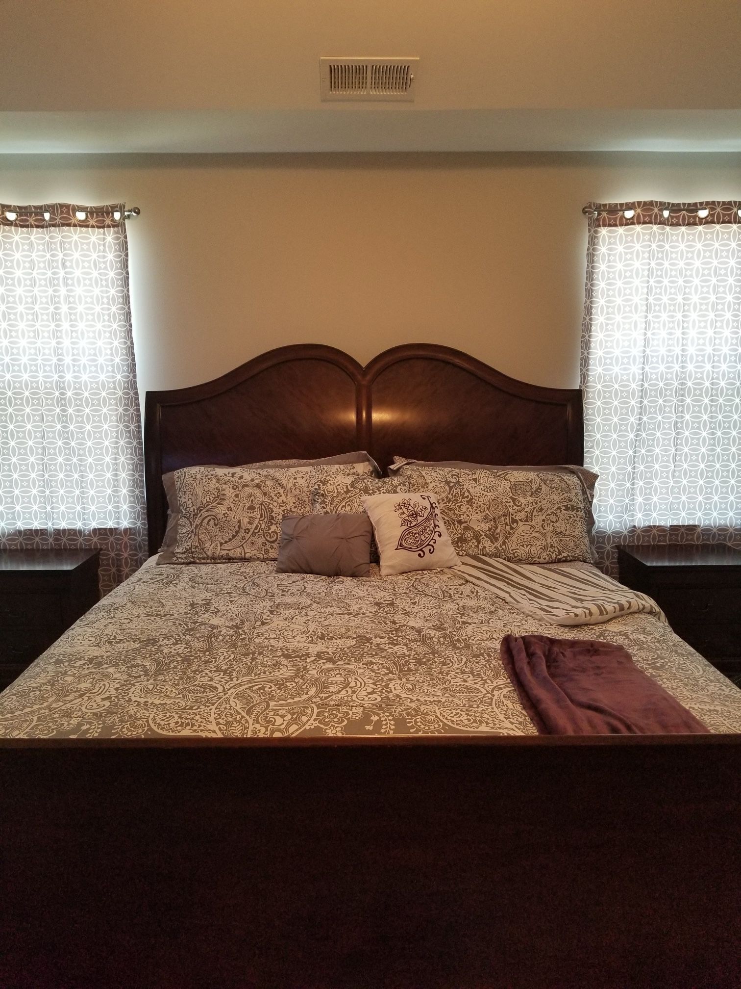 King Bed Set Nice Must See!!!!