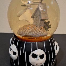 DISNEY NIGHTMARE BEFORE CHRISTMAS ZERO MUSICAL SNOW GLOBE - 6" TALL