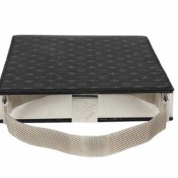 LOUIS VUITTON CLUTCH