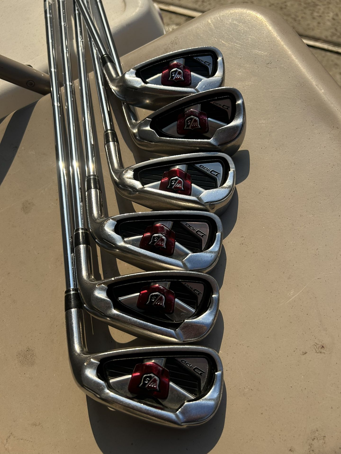 Wilson Staff D100 Irons
