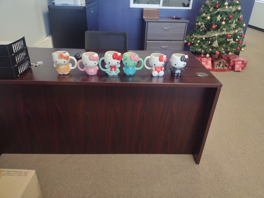 Hello Kitty mugs