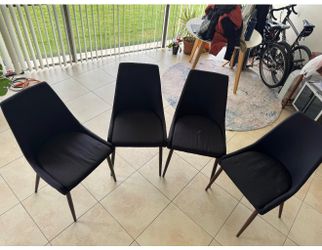 Black dinning chairs