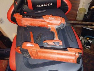 Hilt caulking gun's