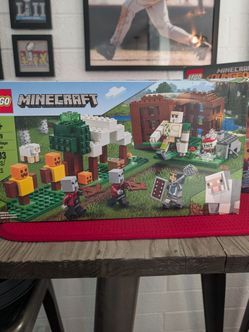 Retired LEGO Set 21159 - Minecraft Pillager Outpost