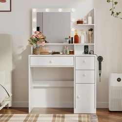 Makeup Vanity w/ Lighted Mirror, Charging Station & Storage – White (Open Box)