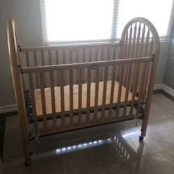 Infant Bed Frame Like New Condition 