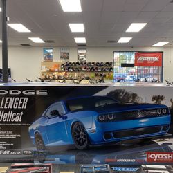 Kyosho Fazer MK2 2015 Dodge Challenger SRT Hellcat