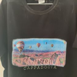 Woman t.shirts from Turkey Both in Capadócia.smal for me