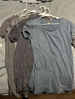 Divided H&M Long Tshirts - Small