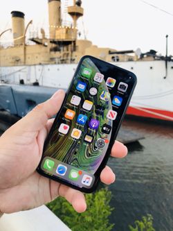 iPhone XS Unlocked 64GB