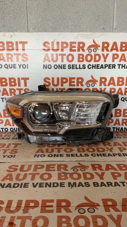 2016 Tacoma Headlight Halogen Passenger OEM 💥 2023