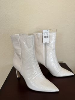 Express Boots Heels Size 6