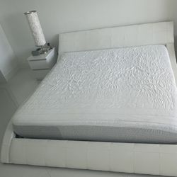 King Size Bed w/ Mattress 