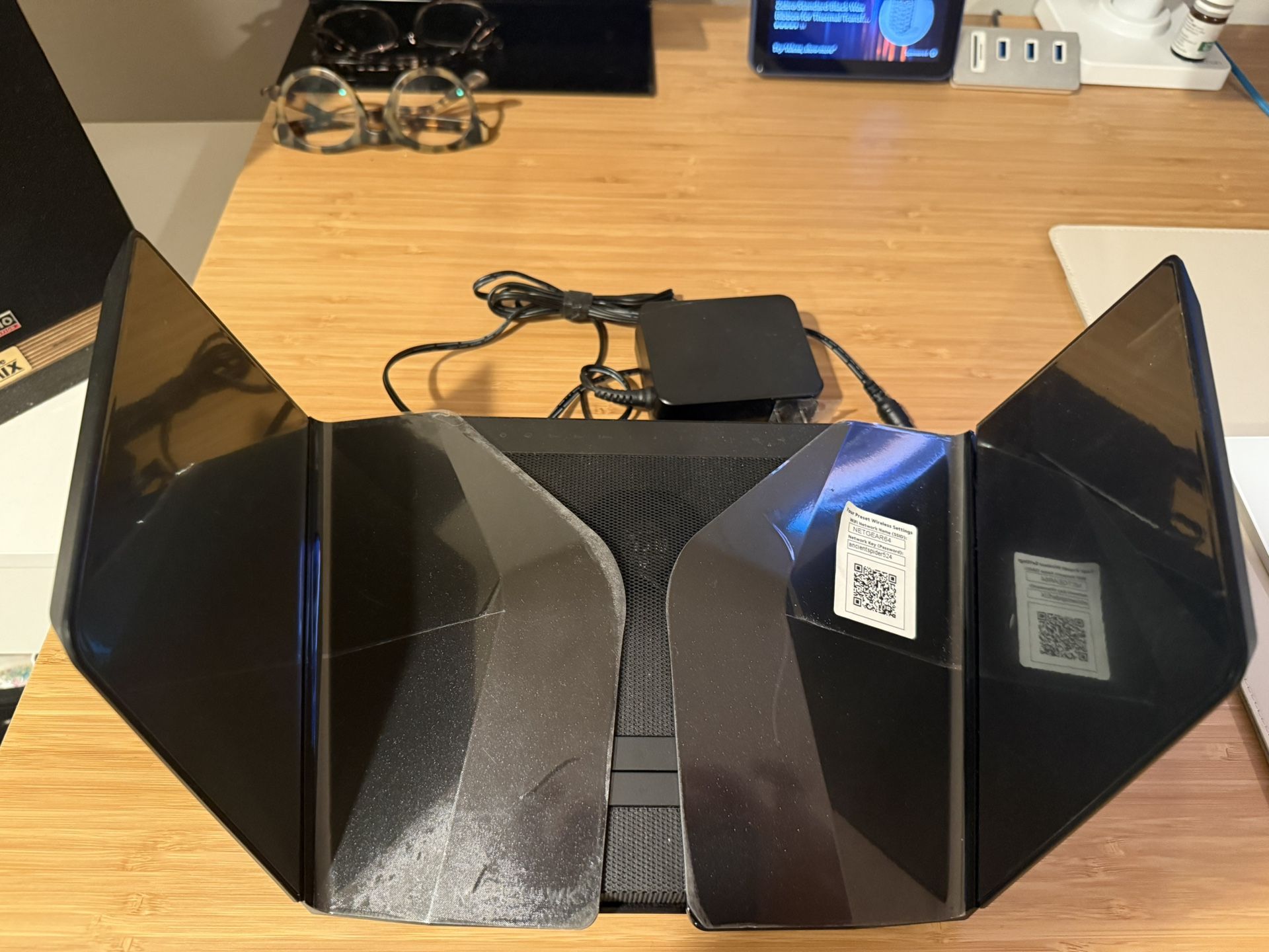 NETGEAR RAX200 Nighthawk AX12 12-Stream AX11000 Tri-Band Wifi 6 Router