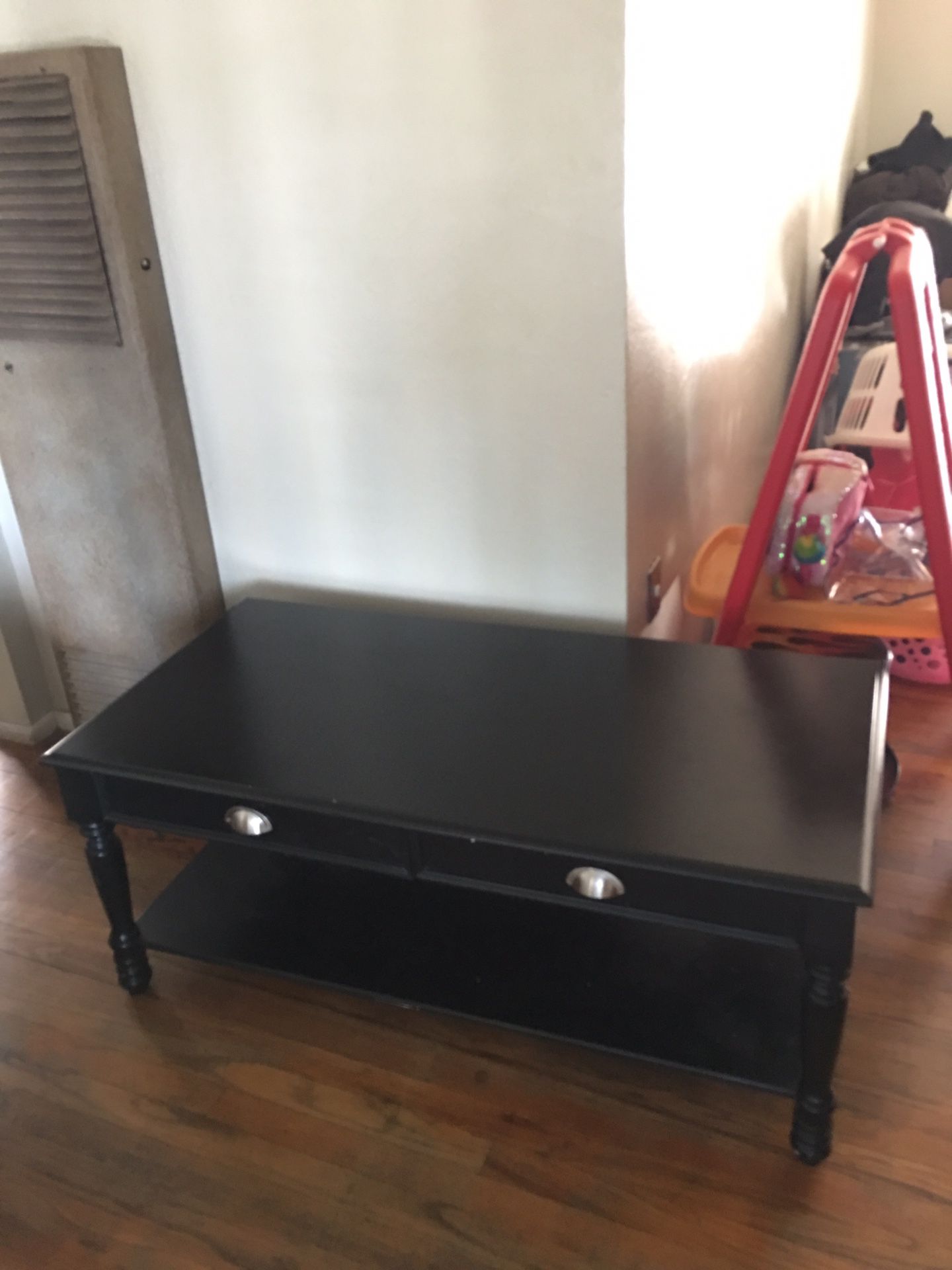LIKE NEW DARK CHERRY WOOD COFFEE TABLE OR TV STAND