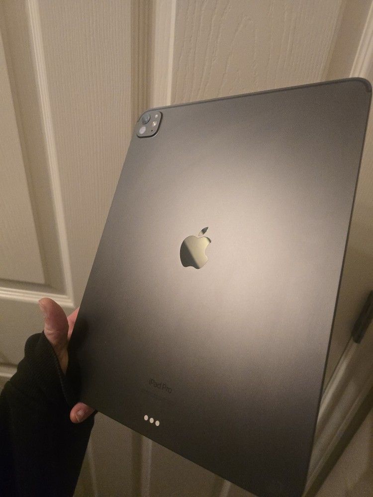 Ipad Pro M4 13inch 2tb With Magic Keyboard Case & Apple Pencil