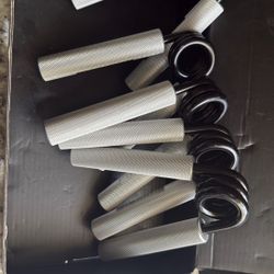 Hand grips 