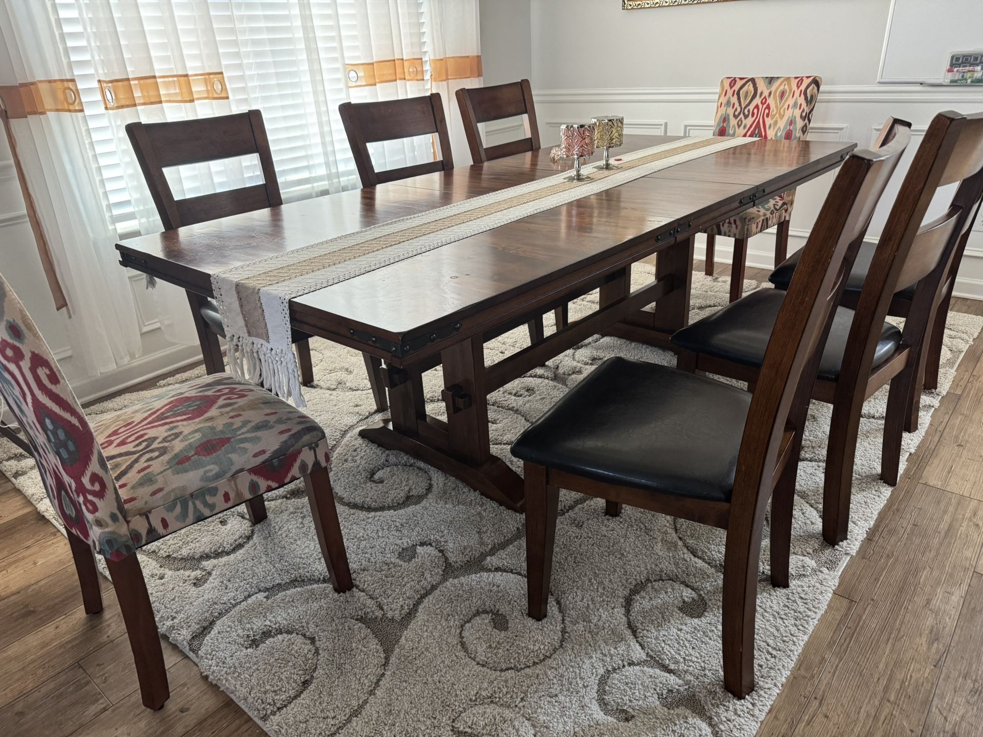 Dinning Table With Chairs
