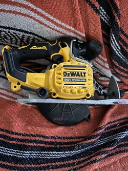 DeWalt 20V Brushless Circular Saw Tool Only