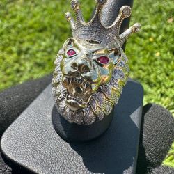 10k Solid Yellow gold lion king Ring 19,3 grams 5ctw ruby diamond
