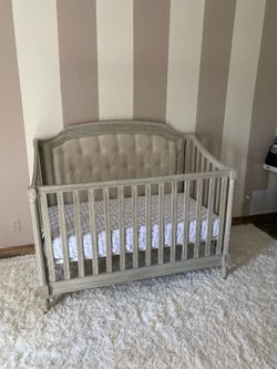 Crib and matching dresser