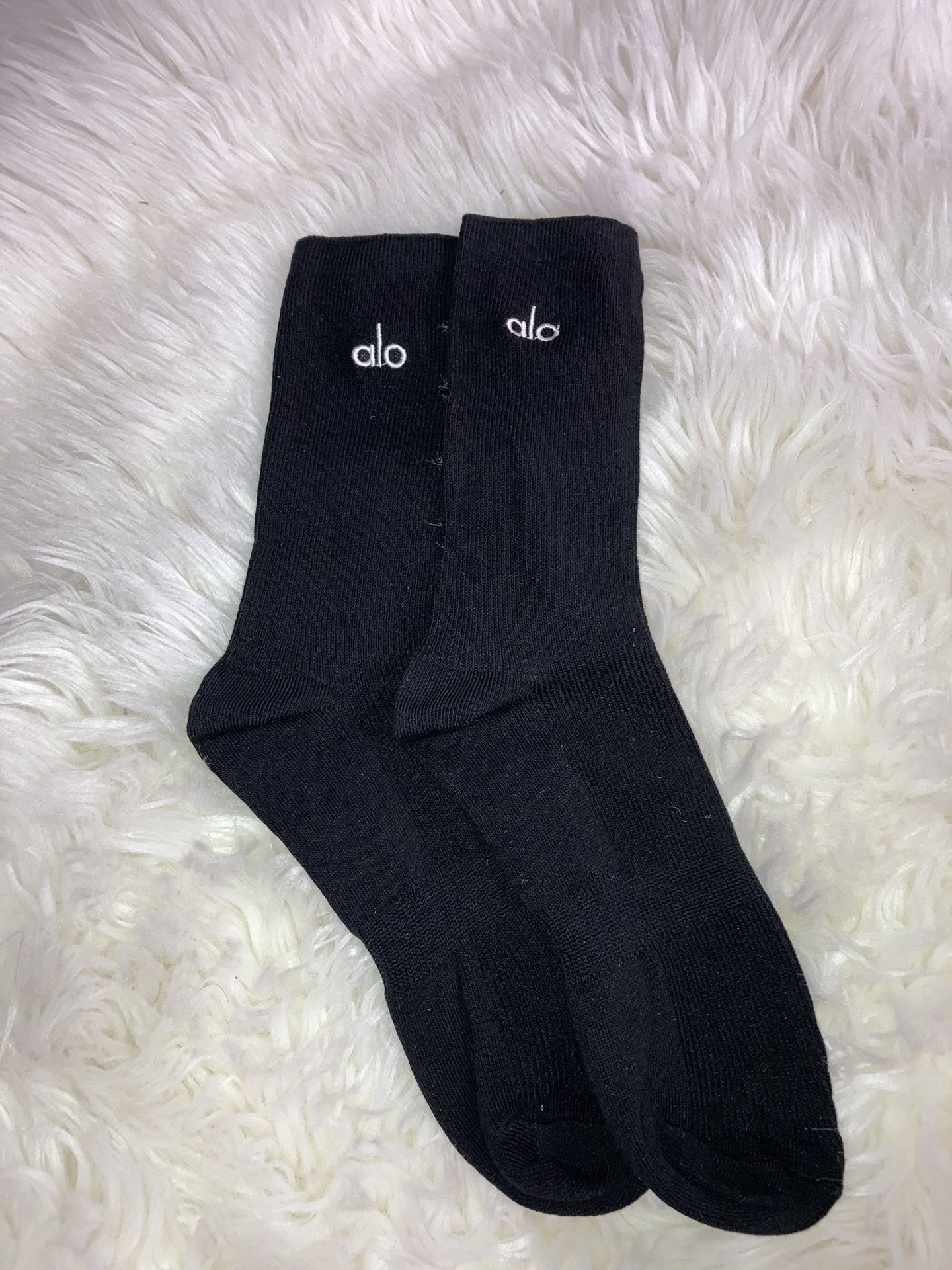 Alo Yoga Black Half Crew Understated Socks