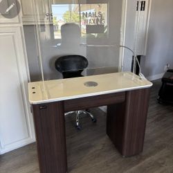 2 Manicure  Tabkes  With 2 Manicure Chairs 