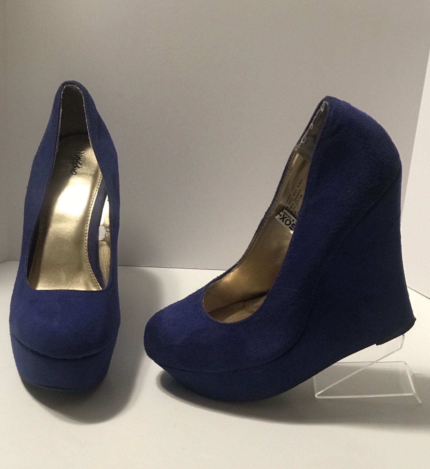 Mossimo wedge Faux Suede Heels Size 8.5 Electric Blue