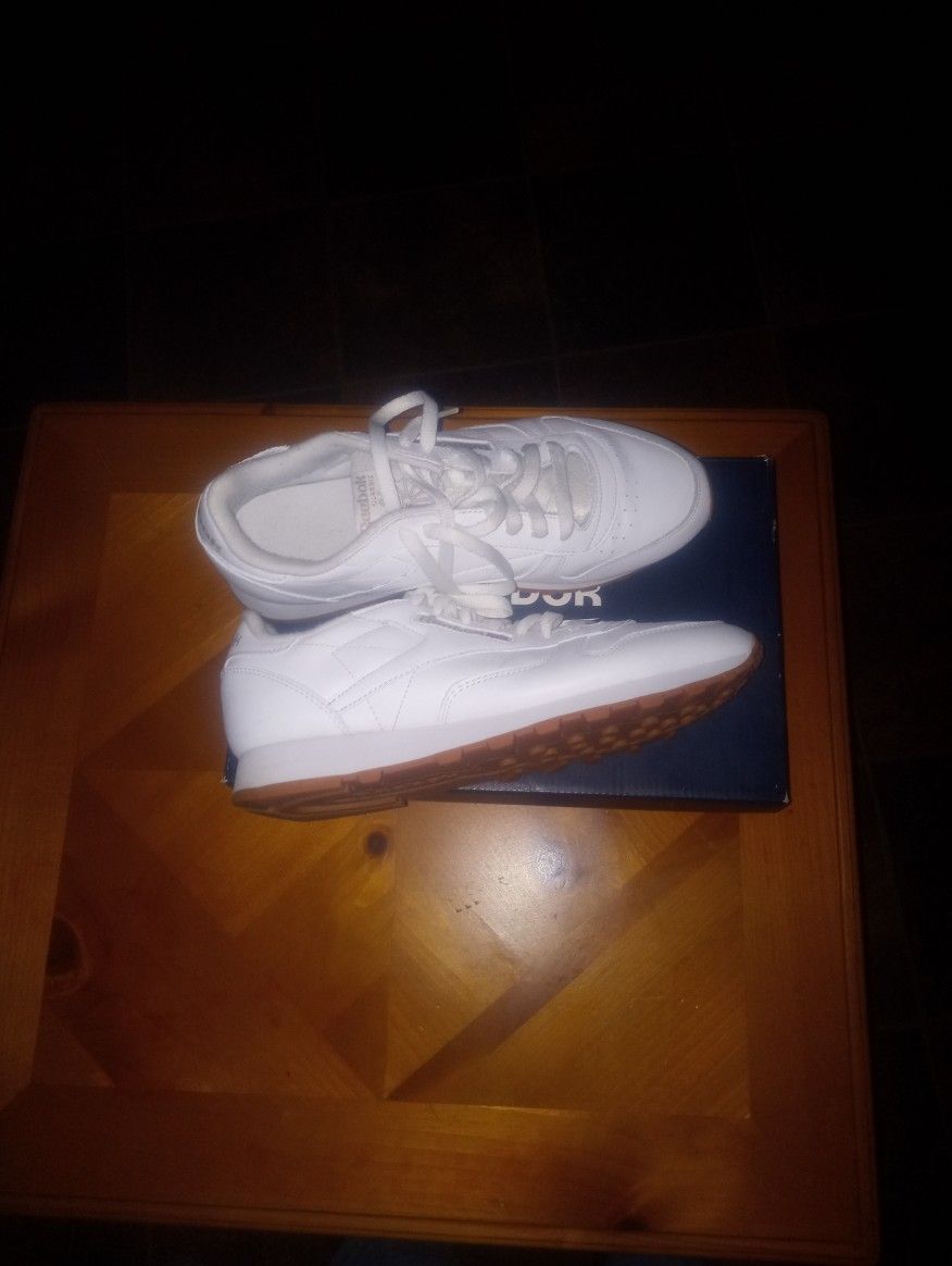 Men's Reebok Shoes Size 9/5