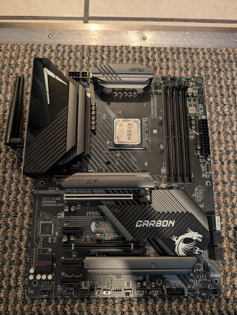 - AMD - MSI B550 Carbon Gaming Wifi WITH Ryzen 5 3600 CPU