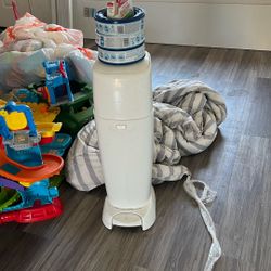 Diaper Genie And Refills