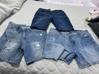 Shorts size 16 -14. 3$15