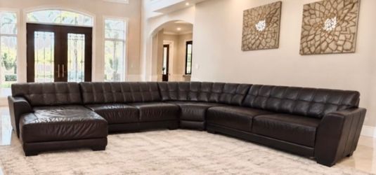 Beautiful Genuine Leather Sectional Couch with Chaise Excellent Condition Made in Italy Chateau’Dax