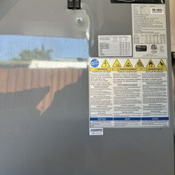 AC unit Inside ! Like New 