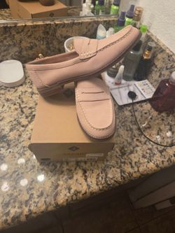 8.5 women's Sperry shoes
