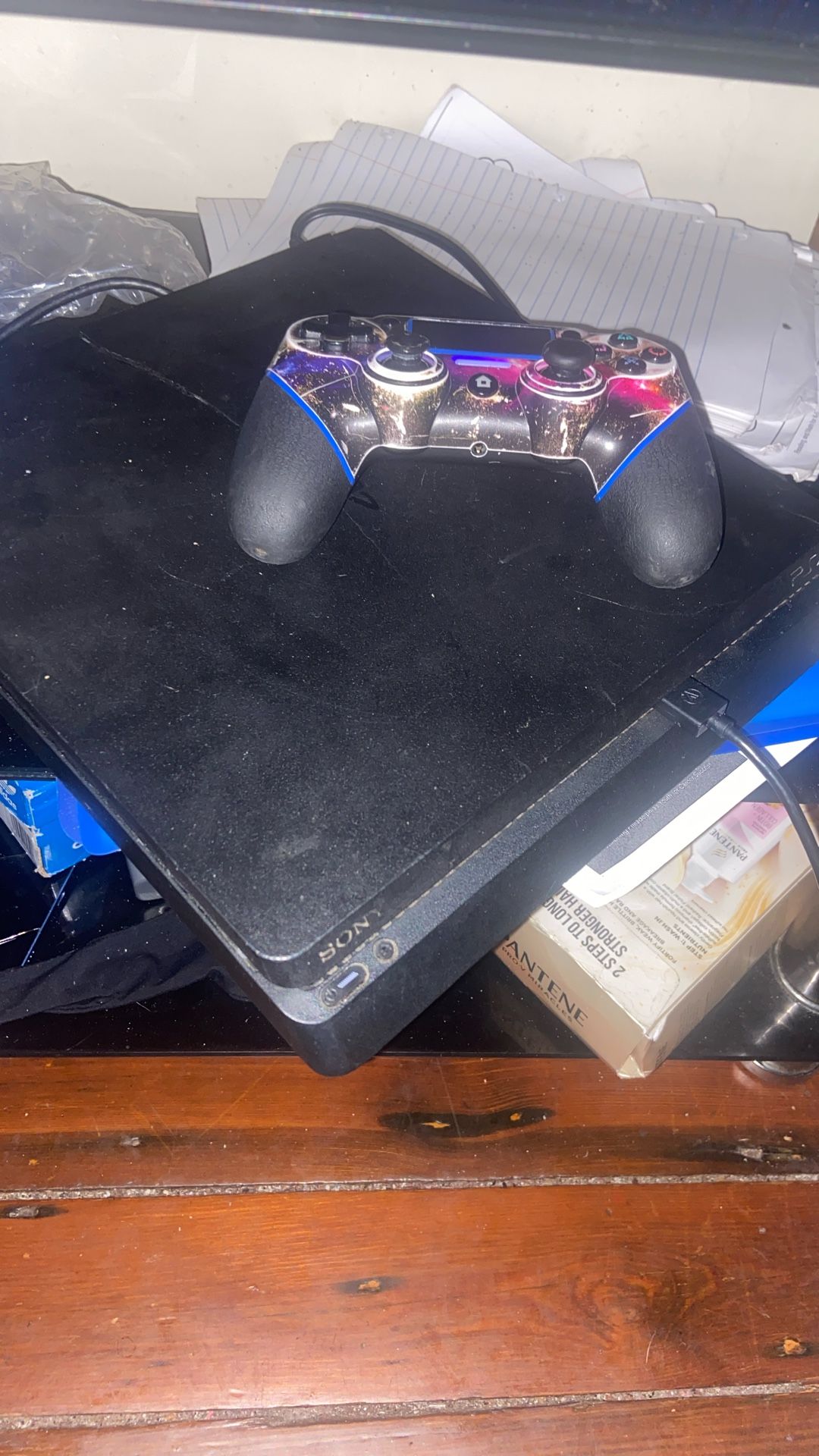 PS4 Slim/W Cables N controllers 